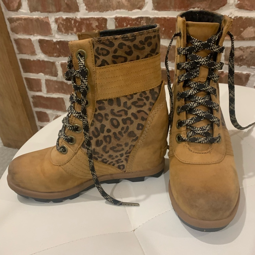 Sorel leopard print Lexi wedge size 7